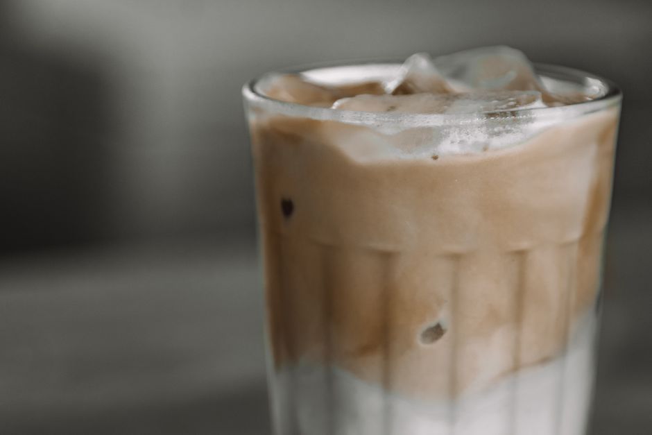 Hướng Dẫn Cách Tự Pha Cà Phê Cold Brew Mát Lạnh Cực Đơn Giản Tại Nhà 2 pexels photo 4869290